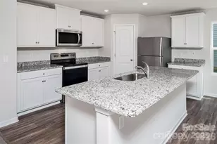 1216 Nia Rd, Charlotte, NC 28215 - Photo 3