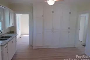 736 Country Club Dr, State Road, NC 28676 - Photo 7