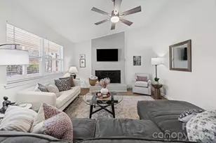 5019 Rolling Oak Ln, Charlotte, NC 28227 - Photo 3