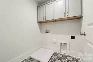 4768 Americana Ave, Charlotte, NC 28215 - Photo 17