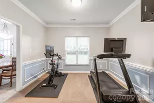 3943 Huntmeadow Dr, Charlotte, NC 28269 - Photo 13