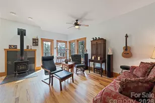 553 River Bend Dr, Mars Hill, NC 28754 - Photo 9