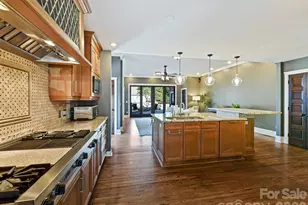 2215 Hassell Pl, Charlotte, NC 28209 - Photo 11