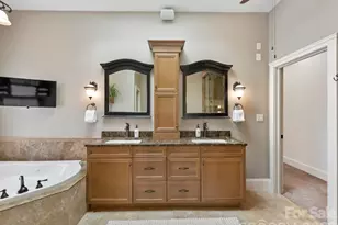 2215 Hassell Pl, Charlotte, NC 28209 - Photo 17