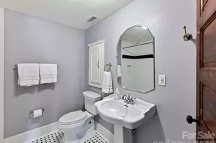 2215 Hassell Pl, Charlotte, NC 28209 - Photo 27