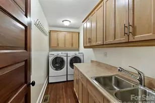 2215 Hassell Pl, Charlotte, NC 28209 - Photo 25