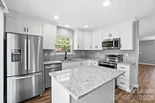 1760 Forest Side Ln, Charlotte, NC 28213 - Photo 15