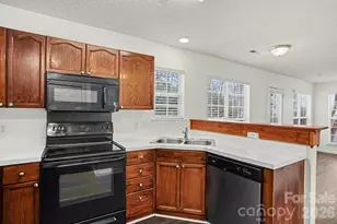 13316 Woodland Farm Dr, Charlotte, NC 28215 - Photo 7