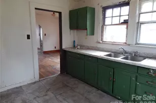 1084 Old Balsam Rd, Waynesville, NC 28786 - Photo 7