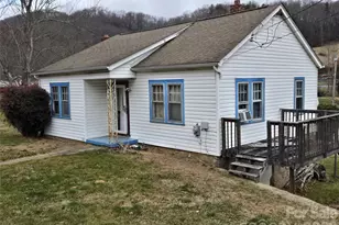 1084 Old Balsam Rd, Waynesville, NC 28786 - Photo 1