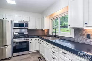 3205 Weston Ave, Gastonia, NC 28052 - Photo 3