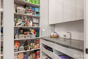 1919 Shoreham Dr, Charlotte, NC 28211 - Photo 11