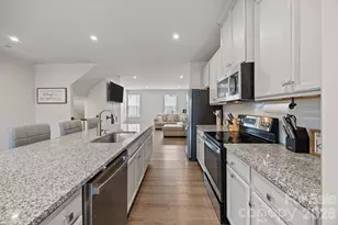 2307 Doby Crk Ln, Charlotte, NC 28262 - Photo 11