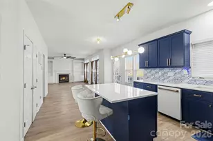 4132 Meadowview Hills Dr, Charlotte, NC 28269 - Photo 3