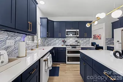 4132 Meadowview Hills Drive, Charlotte, NC 28269 - Photo 5