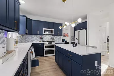 4132 Meadowview Hills Drive, Charlotte, NC 28269 - Photo 3