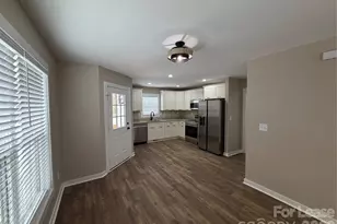 626 W Bell St, Statesville, NC 28677 - Photo 9