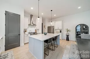 608 Ambassador St, Charlotte, NC 28208 - Photo 7