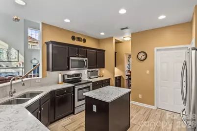 5715 Whitegate Lane, Charlotte, NC 28269 - Photo 9