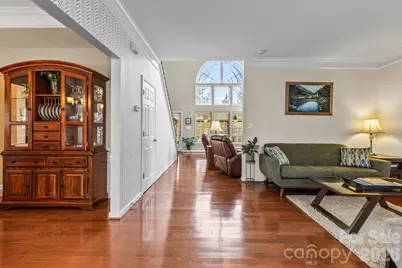 5715 Whitegate Lane, Charlotte, NC 28269 - Photo 3