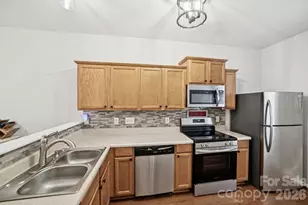 2731 Meadow Knoll Dr, Charlotte, NC 28269 - Photo 11