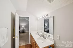 2731 Meadow Knoll Dr, Charlotte, NC 28269 - Photo 23