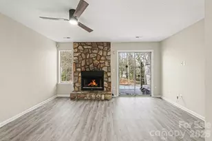 6227 Windsor Gate Ln, Charlotte, NC 28215 - Photo 5