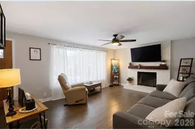 1130 27th Avenue NE, Hickory, NC 28601 - Photo 3