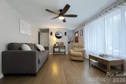 1130 27th Avenue NE, Hickory, NC 28601 - Photo 3