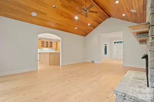 132 Berry Creek Dr, Flat Rock, NC 28731 - Photo 9