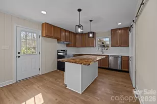 7101 Woodstock Dr, Charlotte, NC 28210 - Photo 11