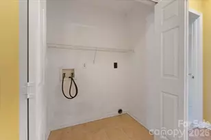 1914 Sloan Dr, Charlotte, NC 28208 - Photo 15