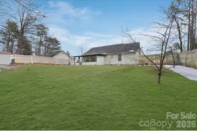 1914 Sloan Drive, Charlotte, NC 28208 - Photo 25