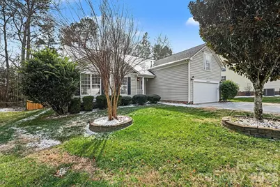 10026 Dauphine Drive, Charlotte, NC 28216 - Photo 3