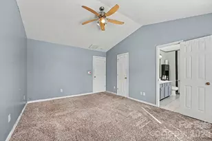 10026 Dauphine Dr, Charlotte, NC 28216 - Photo 17