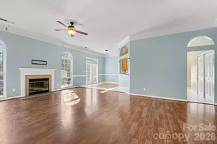 10026 Dauphine Dr, Charlotte, NC 28216 - Photo 5