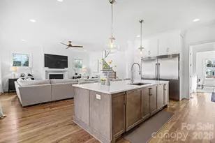 2852 Dorchester Pl, Charlotte, NC 28209 - Photo 17