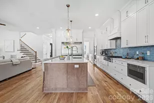 2852 Dorchester Pl, Charlotte, NC 28209 - Photo 3