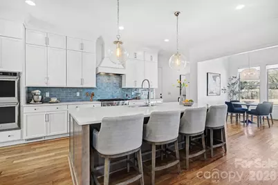 2852 Dorchester Place, Charlotte, NC 28209 - Photo 7