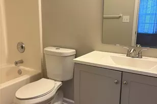 2224 Winthrop Chase Dr, Charlotte, NC 28212 - Photo 11