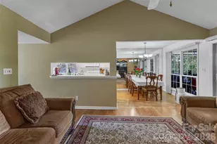 5839 Harris Grove Ln, Charlotte, NC 28212 - Photo 5