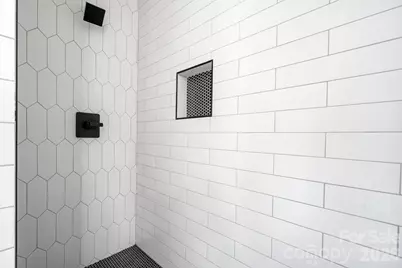 1207 39th Avenue NE, Hickory, NC 28601 - Photo 29