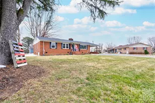 402 N Cherry St, Cherryville, NC 28021 - Photo 43