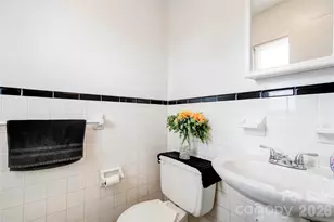 402 N Cherry St, Cherryville, NC 28021 - Photo 25