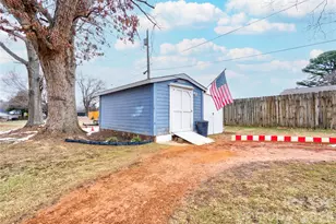 402 N Cherry St, Cherryville, NC 28021 - Photo 41