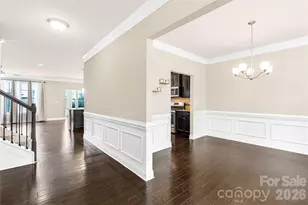 8813 Douglas Palace Ct, Charlotte, NC 28278 - Photo 7