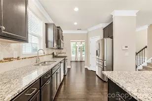 8813 Douglas Palace Ct, Charlotte, NC 28278 - Photo 15