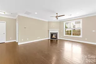 8813 Douglas Palace Ct, Charlotte, NC 28278 - Photo 13