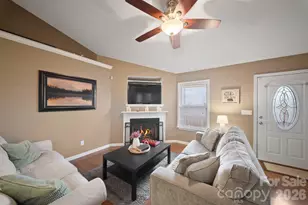 76 Hershel Ln, Swannanoa, NC 28778 - Photo 3