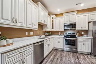 8577 Highland Glen Dr, Charlotte, NC 28269 - Photo 15